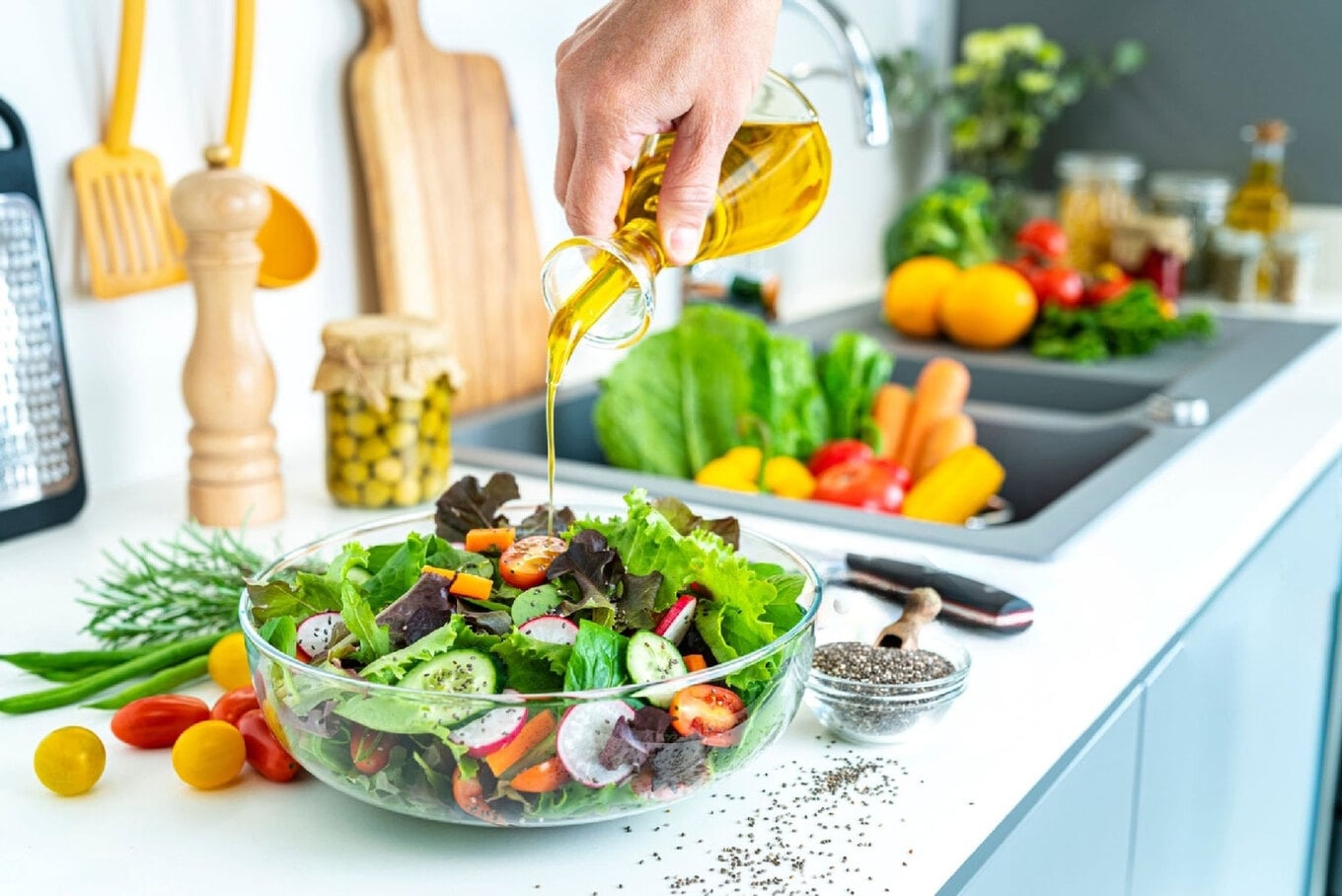 VegNews.SaladOliveOil.Getty